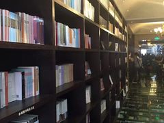 -钟书阁(松江泰晤士小镇店)