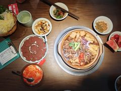 -蔡婶牛腩牛杂煲(长安万科店)