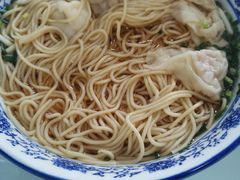 -滋滋香馄饨(听海路店)