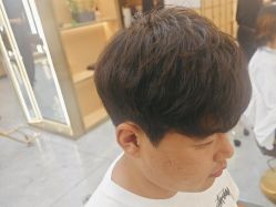 -一東造型烫发染发