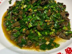 活海肠捞饭-鱼满舱·鲜活海鲜·正宗鲁菜