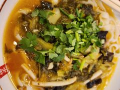 -顺溜·手工刀削面·黑金店(铜锣湾店)