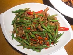 四季豆炒肠丝-邻家小馆(银都店)