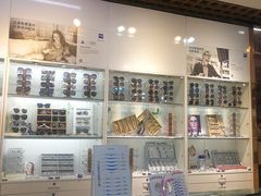 -三叶眼镜城批发市场(上海火车站店)