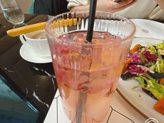荔枝樱花气泡水-1981牛排西餐厅(海信店)