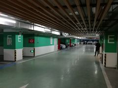 -中庚漫游城停车场