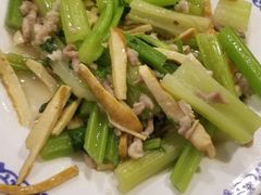 水芹炒肉-达博饭店