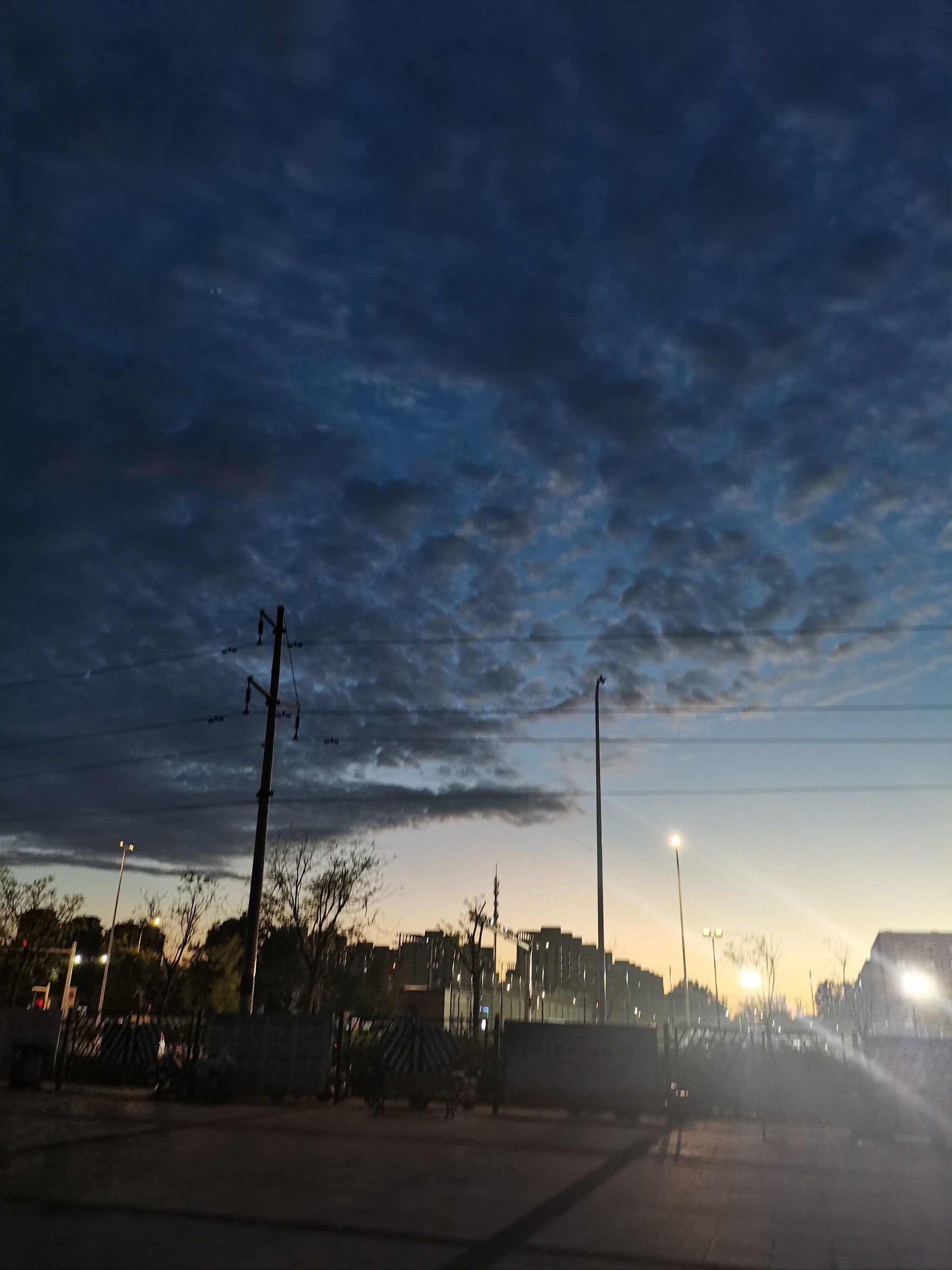 傍晚的云彩太过漂亮!