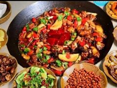 -大锅大灶柴火鸡鱼