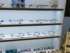 -罗伯特眼镜·蔡司官方授权(前海桂湾店)