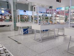 -J-Color眼镜·蔡司·依视路授权店(槐房万达广场店)