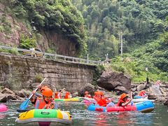 -安吉龙王山峡谷漂流