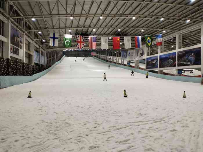 乔波室内滑雪场
