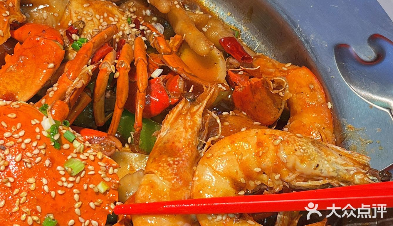 在学校门口可以吃到真么好吃的肉蟹煲了[流泪]