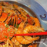 在学校门口可以吃到真么好吃的肉蟹煲了[流泪]