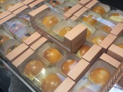 莲蓉蛋黄酥-鲍师傅糕点(春熙路店)