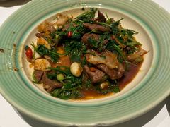 香菜摔打黄牛肉-桂满陇·蟹黄小笼汤包(中山公园店)