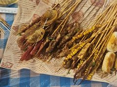 -老街烧烤大排档·地道湖北菜·龙虾馆(汉口火车站店)
