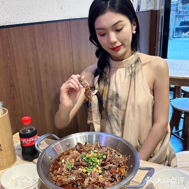 🙋🏻‍♀️在柳州！吃一顿正宗重庆风味的冒烤鸭～