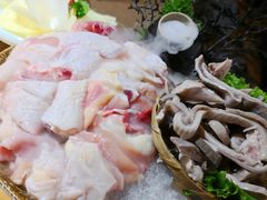 -洪氏嗨捞·广东猪肚鸡·椰子鸡火锅(西咸万象城店)