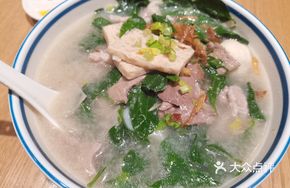 Premium Pig's Trotter and Pork Six Parts with Goji Leaf Rice Noodles