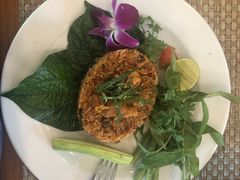 -Chom Cafe and Restaurant