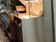 -麦当劳(轻轨曹杨路店)