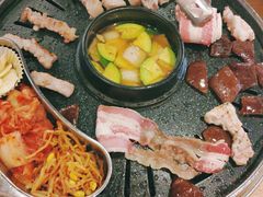 -江南猪肉商会无限续吃(弘大店)