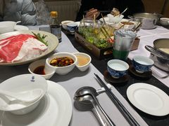 -红鼎豆捞·非遗鲍皇汤火锅(宝丰路店)