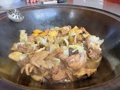 -粘豆包柴火铁锅炖