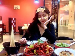 -虾弄弄海派小龙虾·牛羊蝎子火锅