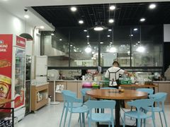 大堂-老何家后安粉·糟粕醋海鲜火锅(三亚湾椰梦长廊店)