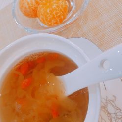 银耳莲子百合枸杞羹-艺米阳光Hair Salon