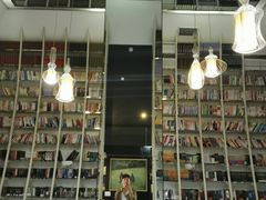 -钟书阁(松江泰晤士小镇店)