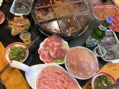 -渝嘴小老弟老火锅(华新村店)