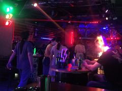 -UP嘻哈酒吧(粉巢店)