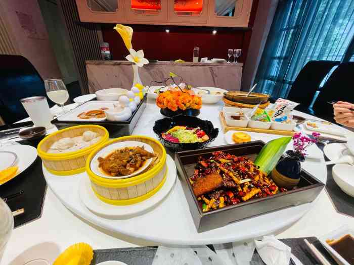 赛江南艺术餐厅(八一路店)-"老爸单位的同事女儿高考考的不错,才来