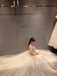 -艾米丽婚纱礼服