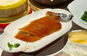 Special Pear-flavored Roast Duck