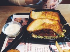 -The Habit Burger Grill 哈比特汉堡(复兴soho店)