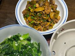 -廖师傅大蒜炒腊肉(袁家岭店)