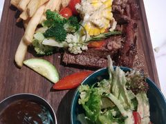 战斧牛排-萨卡屋亲子乐园·餐厅(龙山万物工场店)