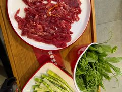 -毛辣果·贵州红酸汤牛肉火锅(西单店)