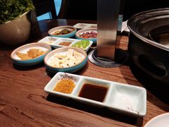 -明洞阿姨·韩式酱蟹烤肉·创意料理(三元桥店)