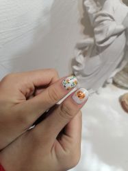 -花岐款式专研健康美甲沙龙