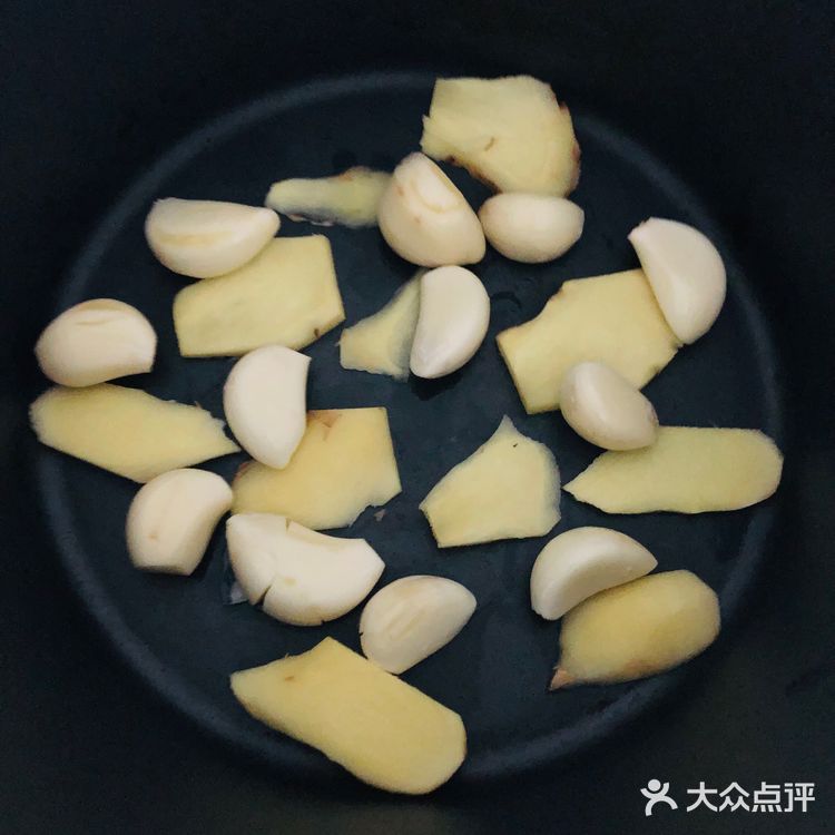 自家厨房做出餐厅味道!20分钟搞定铸铁锅香焖鸡翅中