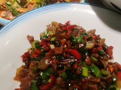 -有红鸡毛店·川菜(建设路店)