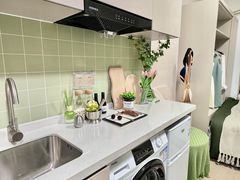 -东方体育中心(地铁站)