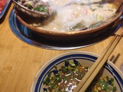 -洱火云南酸菜牛肉火锅(石景山当代商城店)