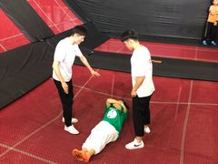 -反弹空间蹦床主题乐园